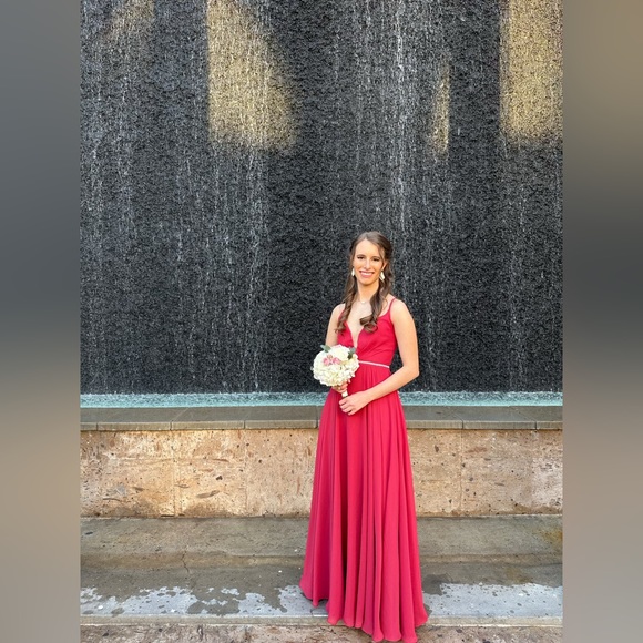 JJ’s house Bridesmaid Dress - Picture 8 of 9